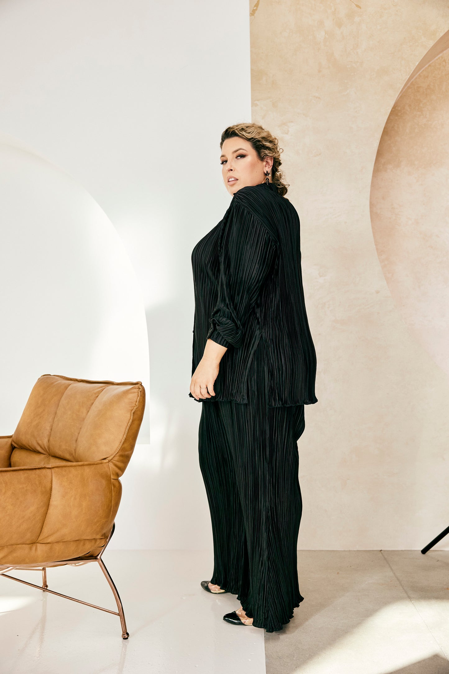 Paula Plisse Pant in Black